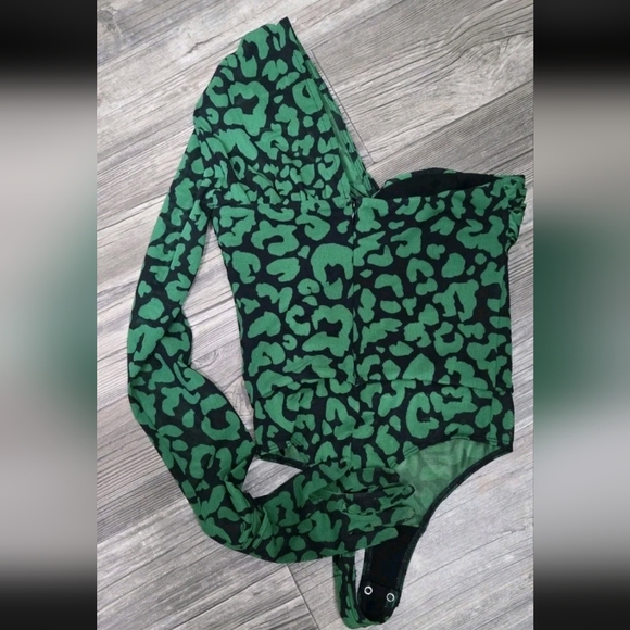 Michael Costello Green Animal Print One-Shoulder Bodysuit - Picture 7 of 9